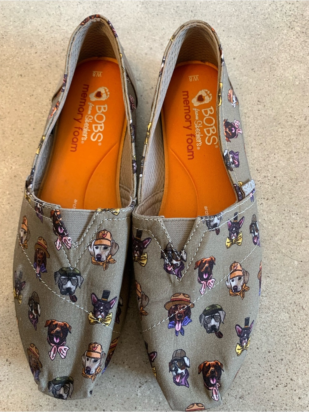 Skechers BOBS for Dogs slip-on flats with playful cartoon dog print W8 Like New